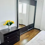 Moon Modern Apartment