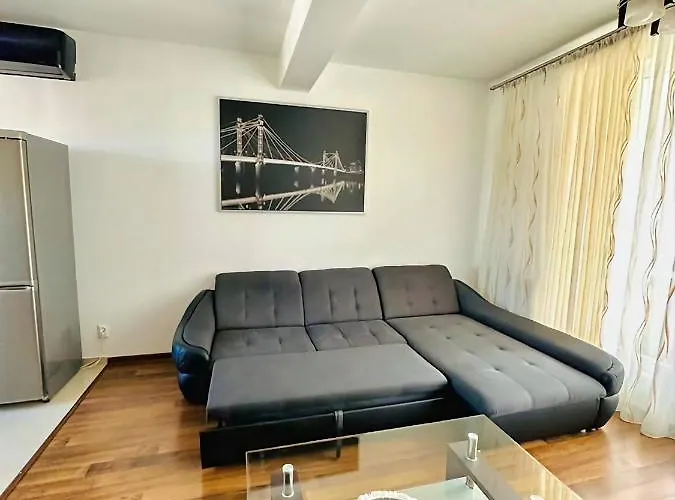 Moon Modern * Bukareszt